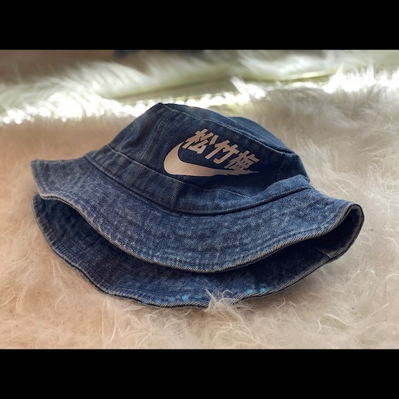 nike denim bucket hat